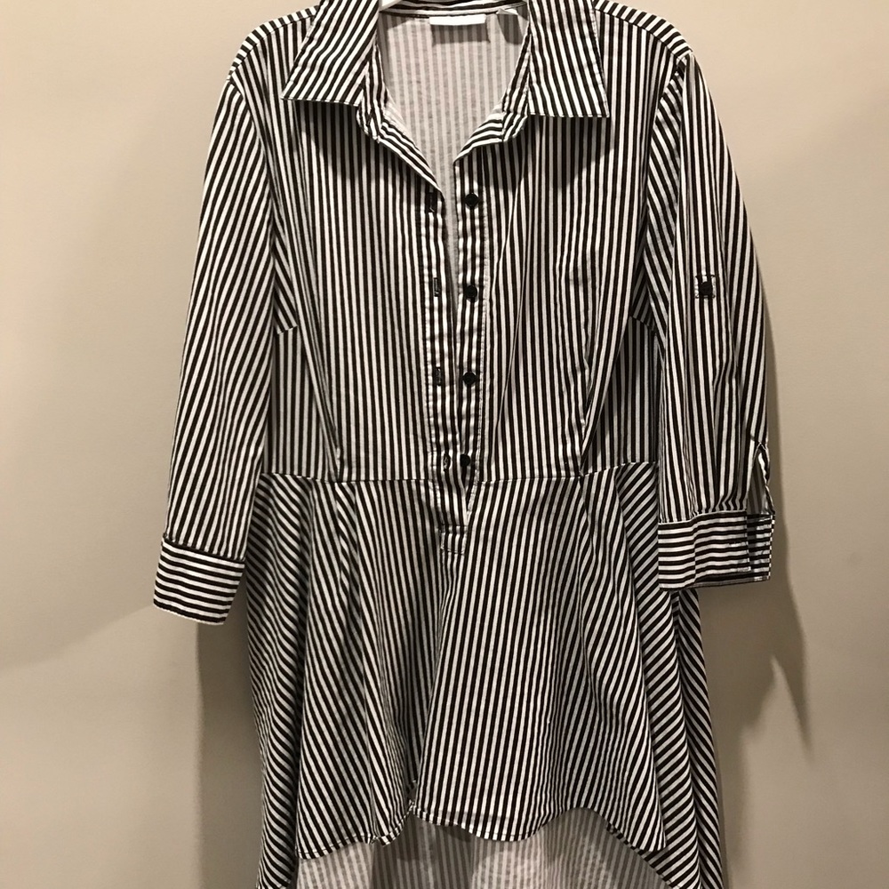 Large NY&CO high low peplum collared shirt